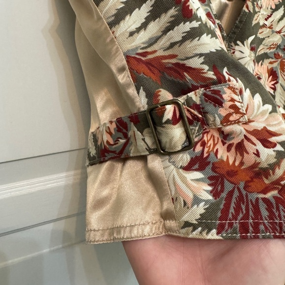 Vintage Izod Floral Patterned Vest with buckle detail. Size M 90s cottagecore - Picture 3 of 6